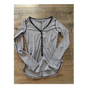Lululemon long sleeved shirt